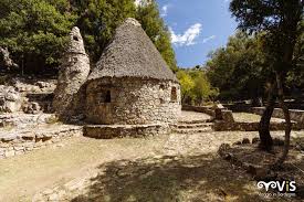 Foto villaggio nuragico di Is Tostoinus